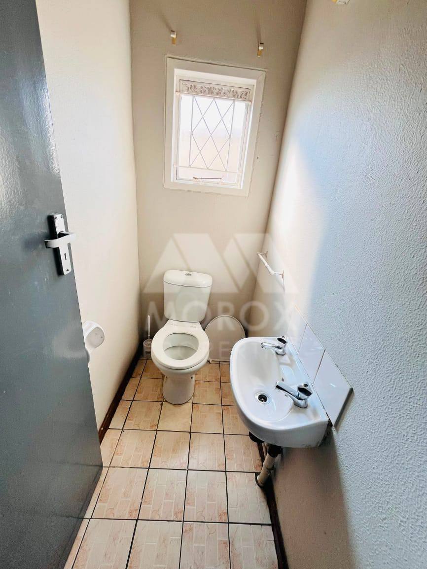 HOUSE FOR RENT - BLOCK 5