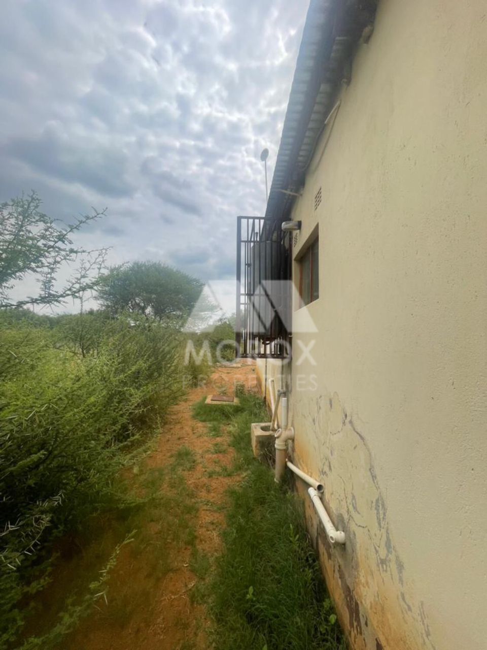 Property in Tlokweng